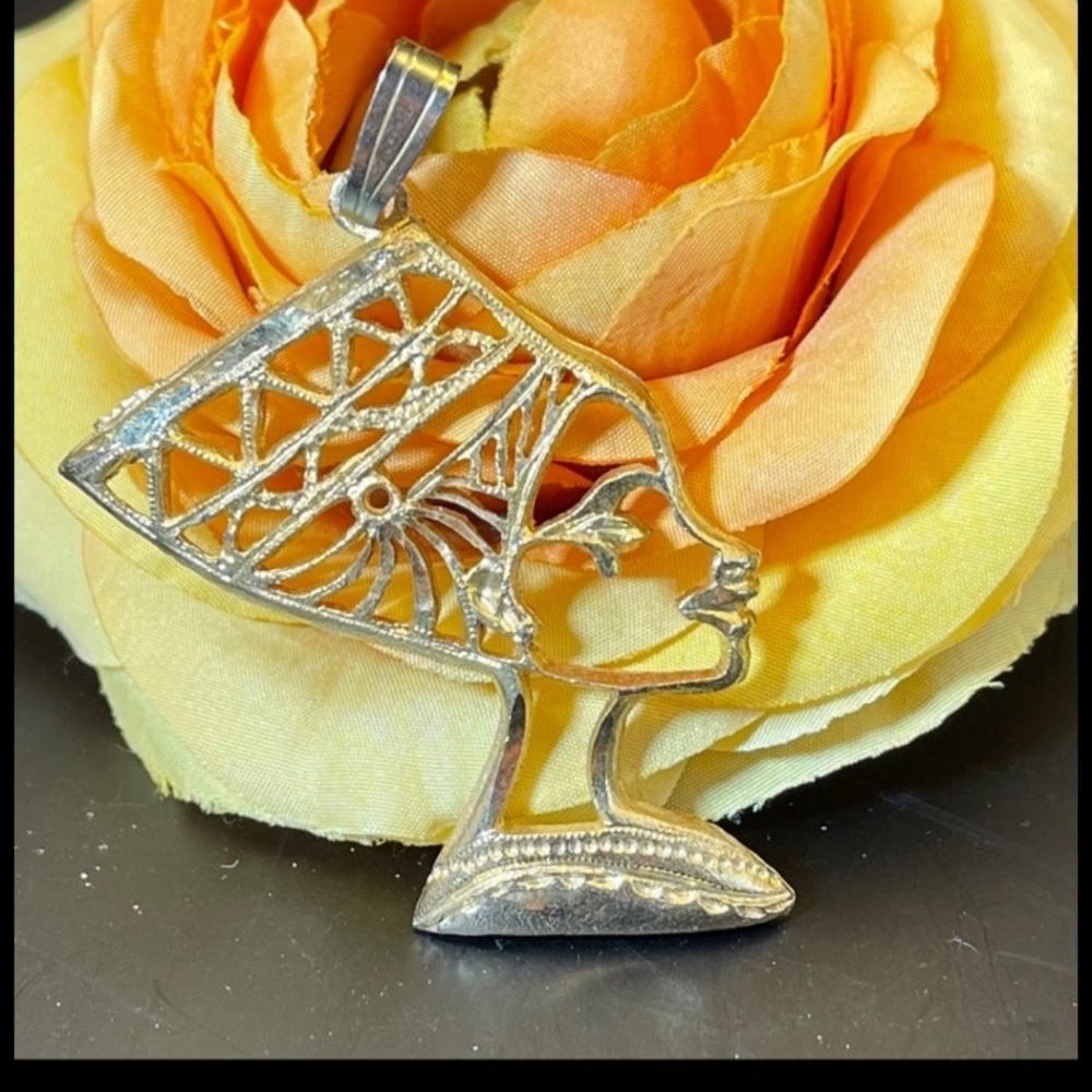 Pendant - Picture 2 of 2